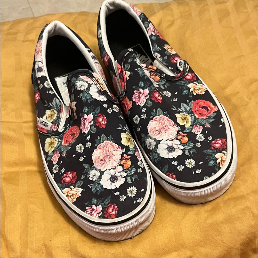 Vans Women's Black Floral Slip-On Sneakers